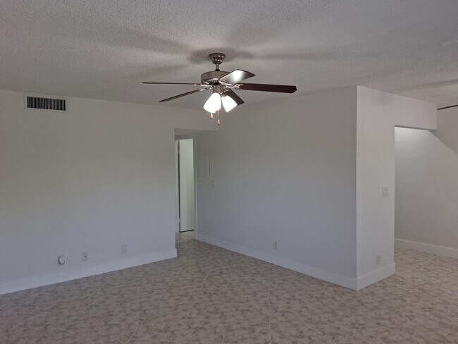 Building Photo - 2100 Springdale Blvd