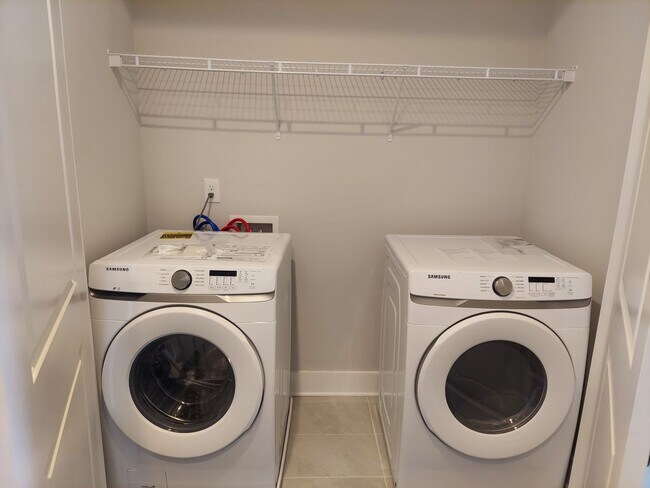 Building Photo - New Construction Executive Rental Availabl...