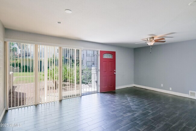 Building Photo - 4142 E Calle Redonda