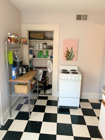 Building Photo - 909 Mohawk St