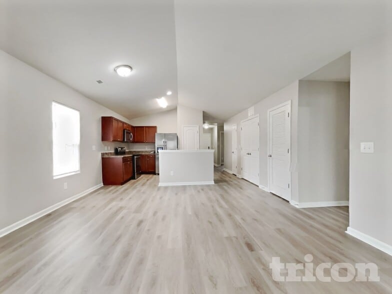 Building Photo - 299 Emilies Crossing Way