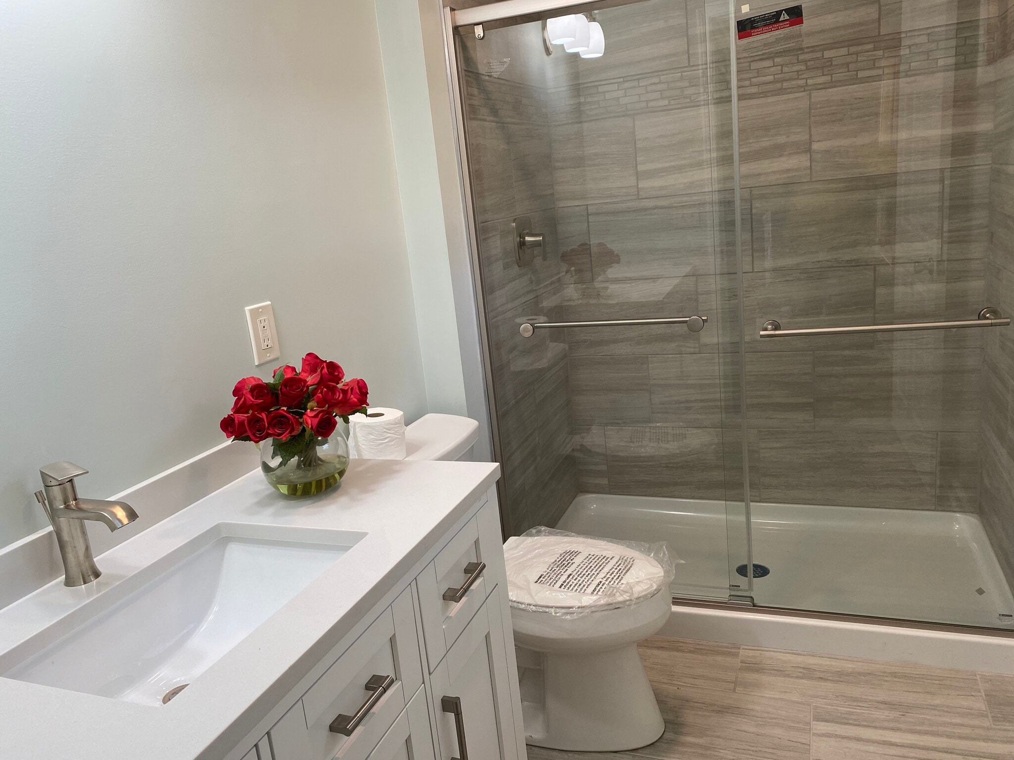 Master Bath - 1301 Jones Dr