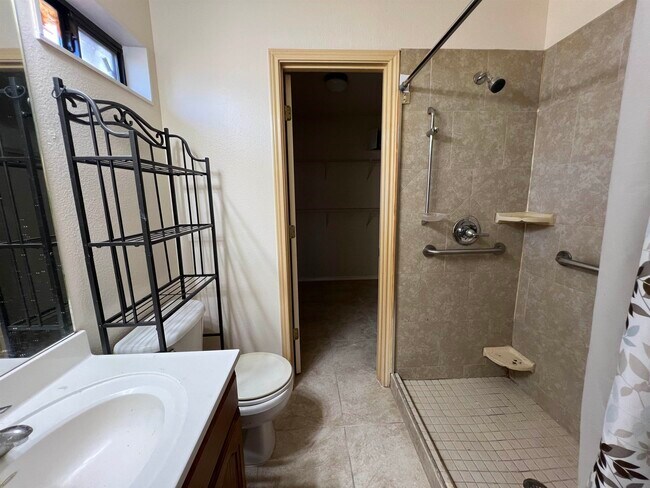 Building Photo - 1738 Aransas Pass Dr