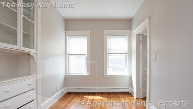 Building Photo - 120 Columbia St