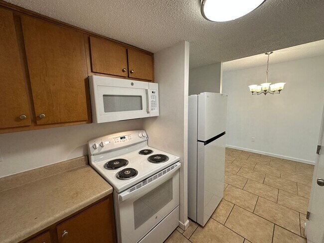 Building Photo - Condominium in Greenbrier! Near University of Memphis!