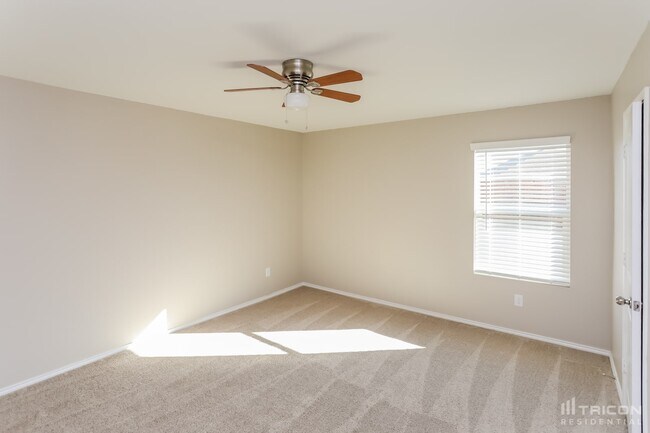 Building Photo - 5355 Curwood Dr