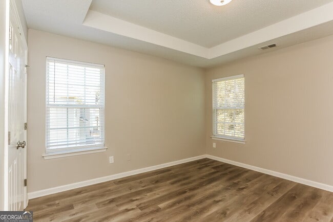 Building Photo - 3943 Riverside Pkwy