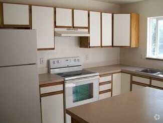 Building Photo - 2900 Ross Dr