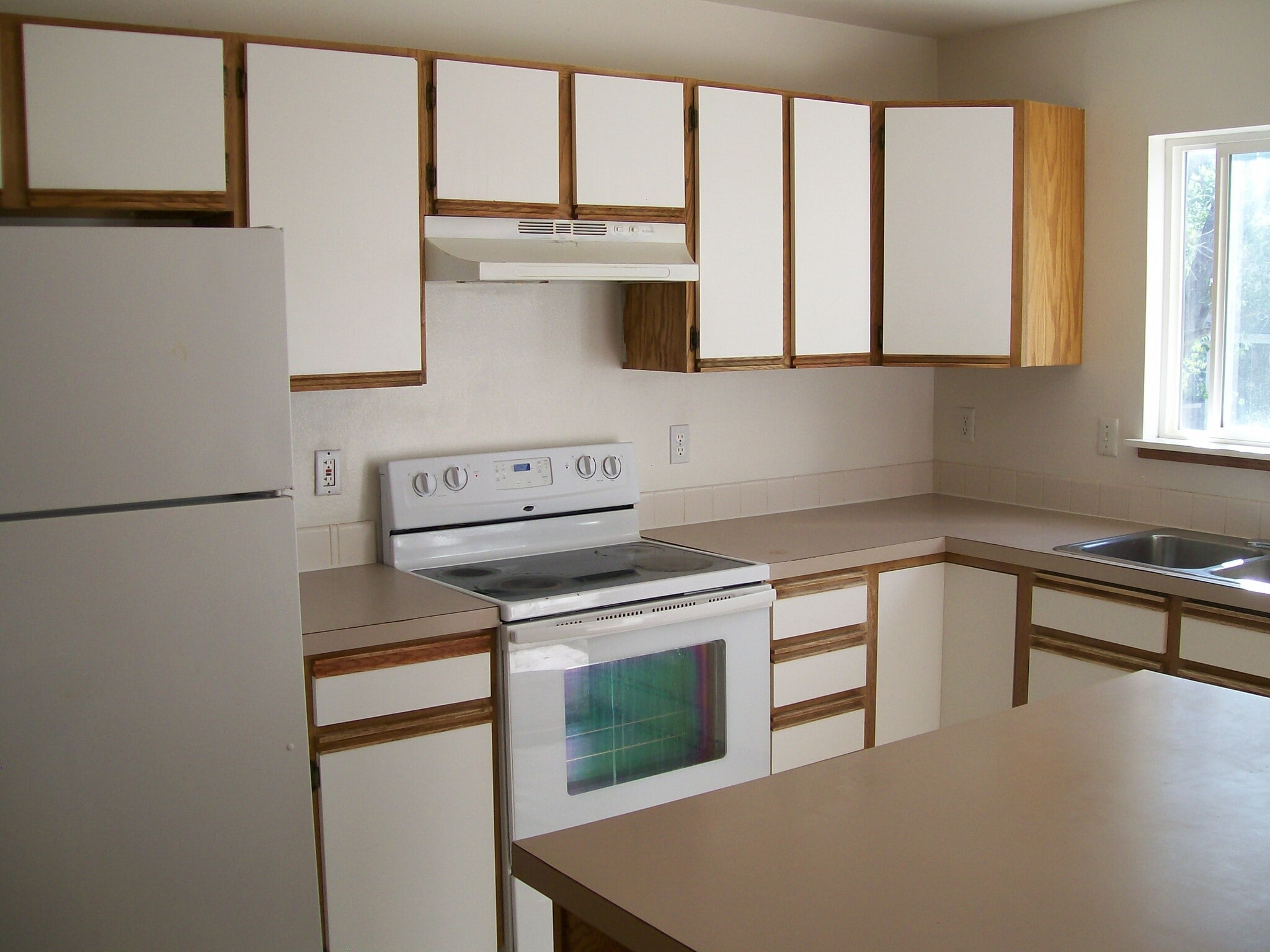 Building Photo - 2900 Ross Dr