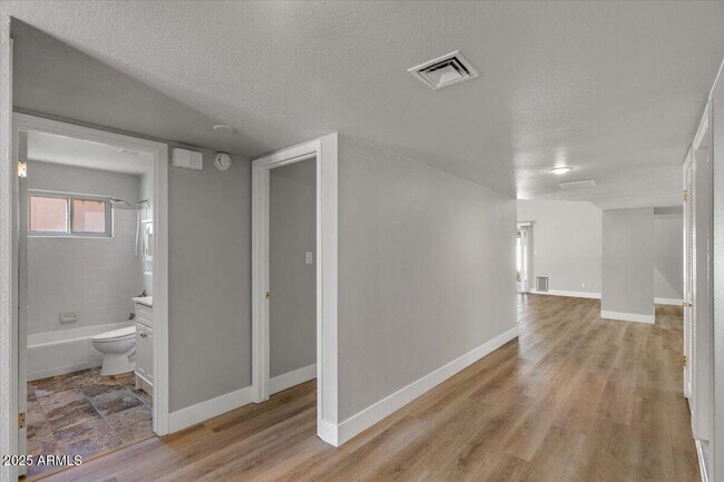 Building Photo - 6020 N 81st St