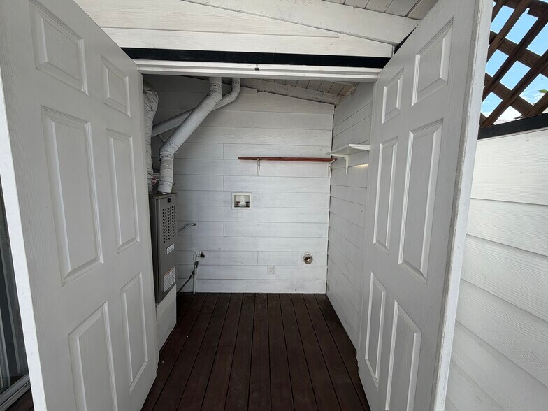 Building Photo - 3145 Keats St