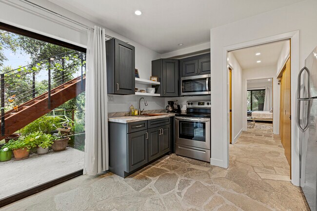 Building Photo - 20932 Canyon Trl