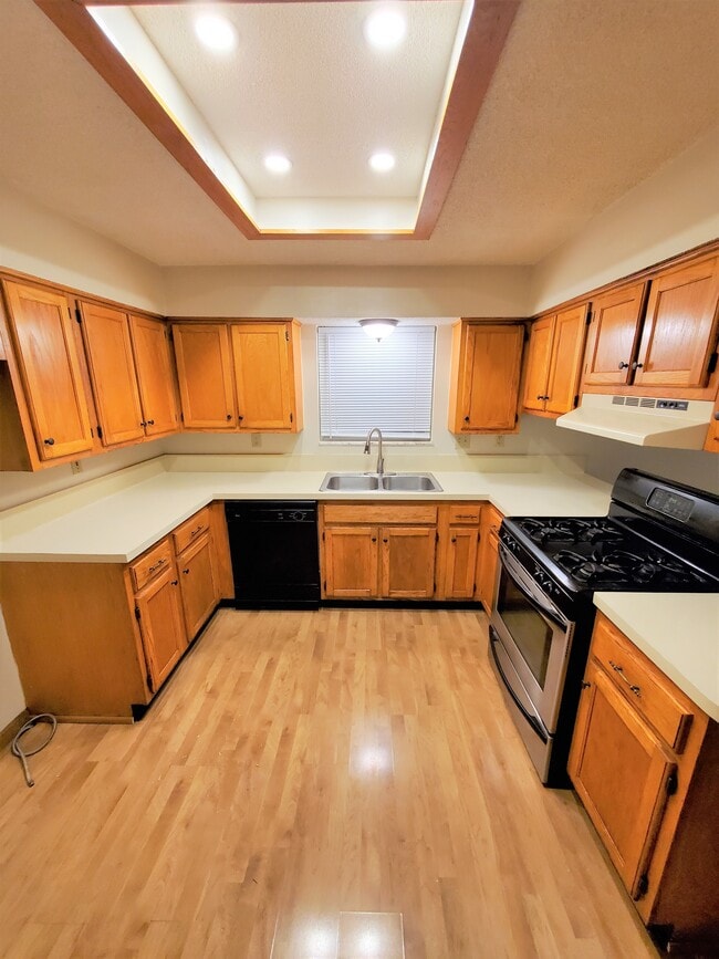 Kitchen - 6423 Plankton Dr