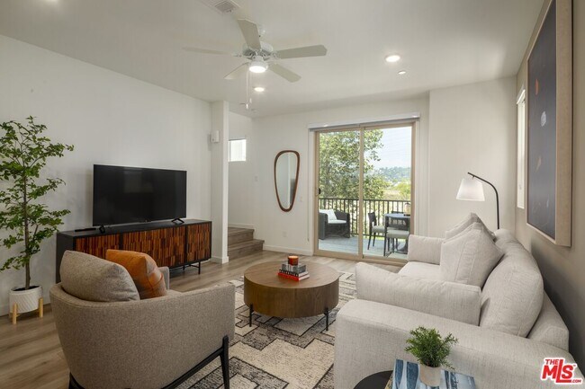 Building Photo - 1805 W Bankside Wy