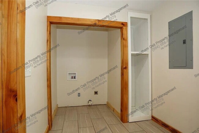 Building Photo - 112 Aiken St