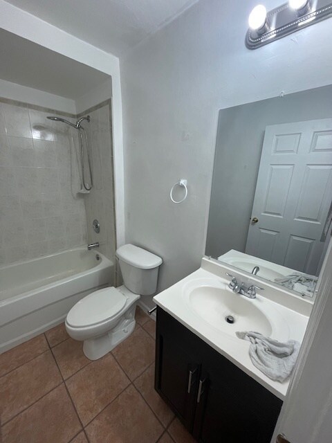 Building Photo - 1417 SE 1st St