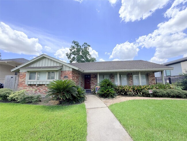 Building Photo - 5019 Yarwell Dr