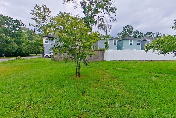 Building Photo - 1303 Mull St