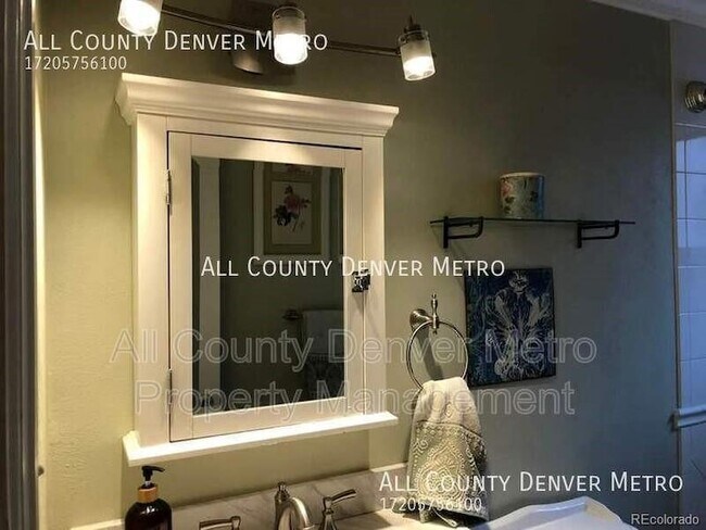 Building Photo - 1435 N Elizabeth St