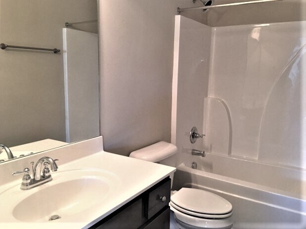 Building Photo - 921 Beverly Ct