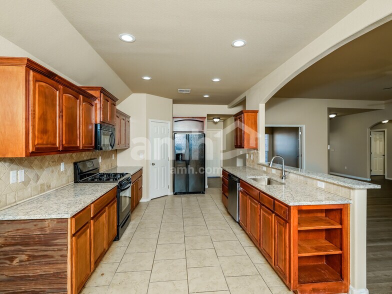 Building Photo - 4560 S 204th E Ave