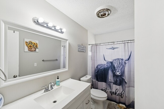 Building Photo - 330 S 164th E Pl