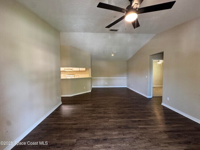 Building Photo - 7667 N Wickham Rd