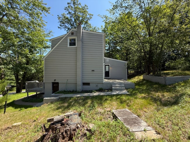 Building Photo - 49 Hunter Rd