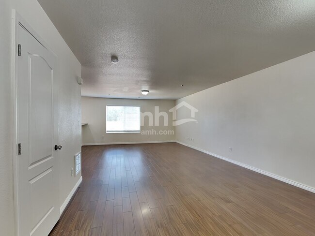 Building Photo - 771 W 300 S