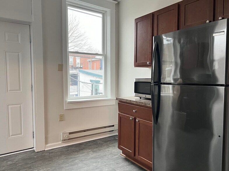 Building Photo - 1008 N 2nd St