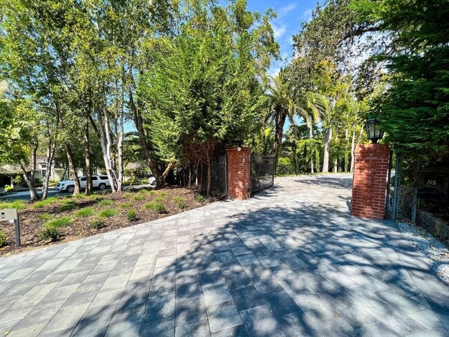 Building Photo - 85 Fagan Dr