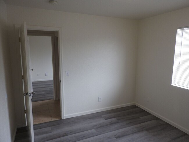 Building Photo - Three bedroom home