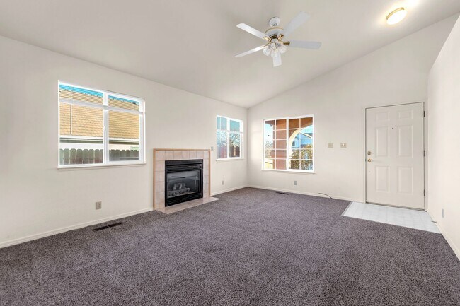 Building Photo - One Story Home in Sparks