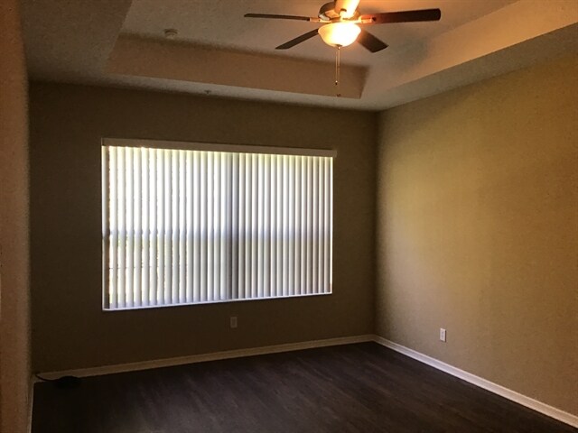 Building Photo - 10016 Caroline Park Dr