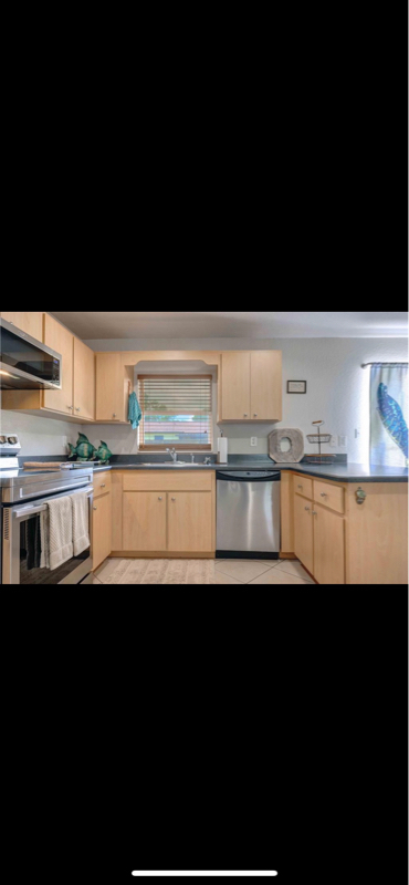 Building Photo - 569 Sidney Dr
