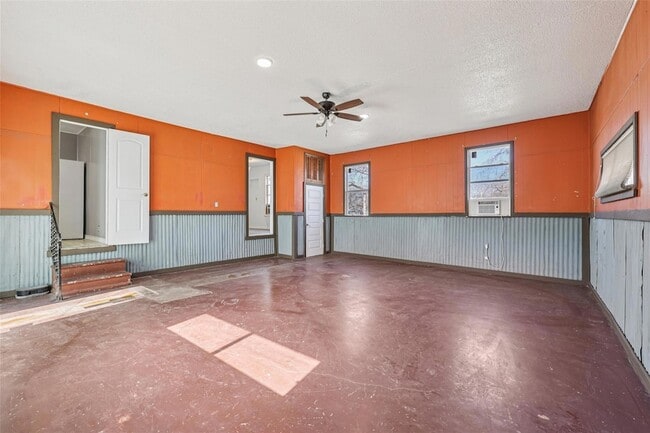 Building Photo - 620 Barbara Dr