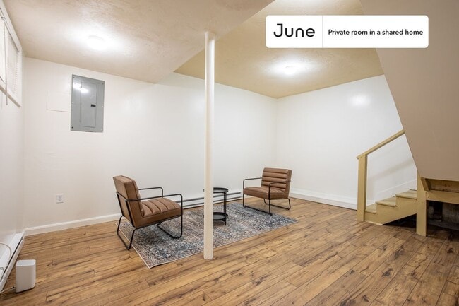 Building Photo - Room in Shared 5 bed/2 bath home