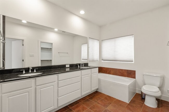 Building Photo - 4501 Eigel St