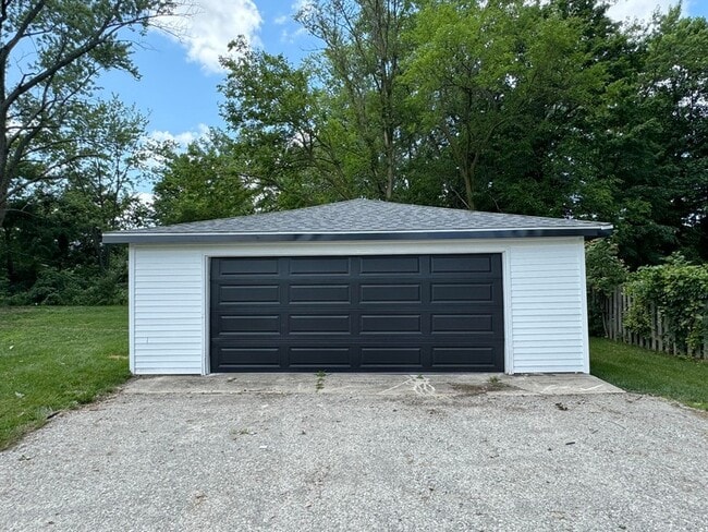 Building Photo - 1030 N Old State Rd 49