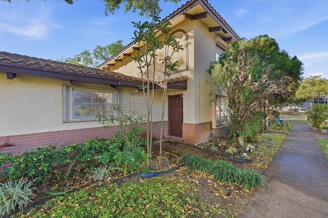 Building Photo - 8811 NW 28th Dr