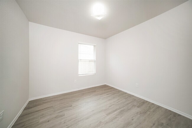Building Photo - 218 Mouflon Dr