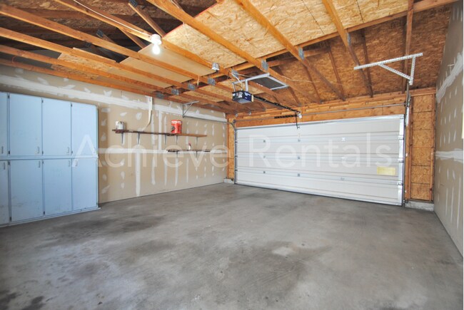 Building Photo - Yorkshire Village Townhome | Clubhouse & Basketball Court