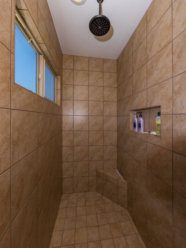 Building Photo - Furnished pool home for rent!