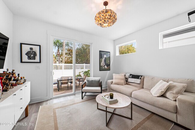 Building Photo - 2107 Gordon Ave