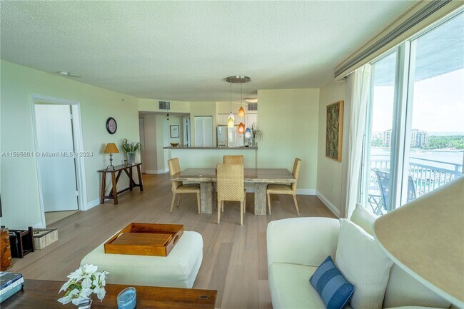 Building Photo - 90 Alton Rd