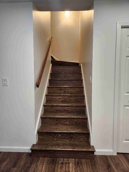 Building Photo - 4008 Rock Mill Dr