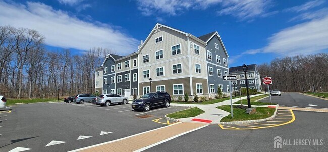 Building Photo - 211 Henderson Rd