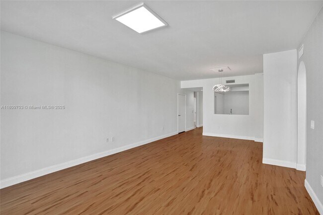 Building Photo - 3340 NE 190th St