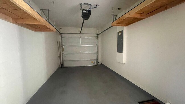 Building Photo - 1608 Primo Ct