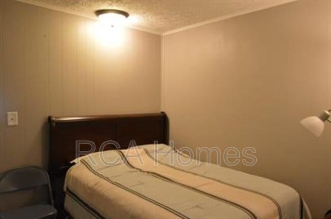 Building Photo - 906 Laurel St